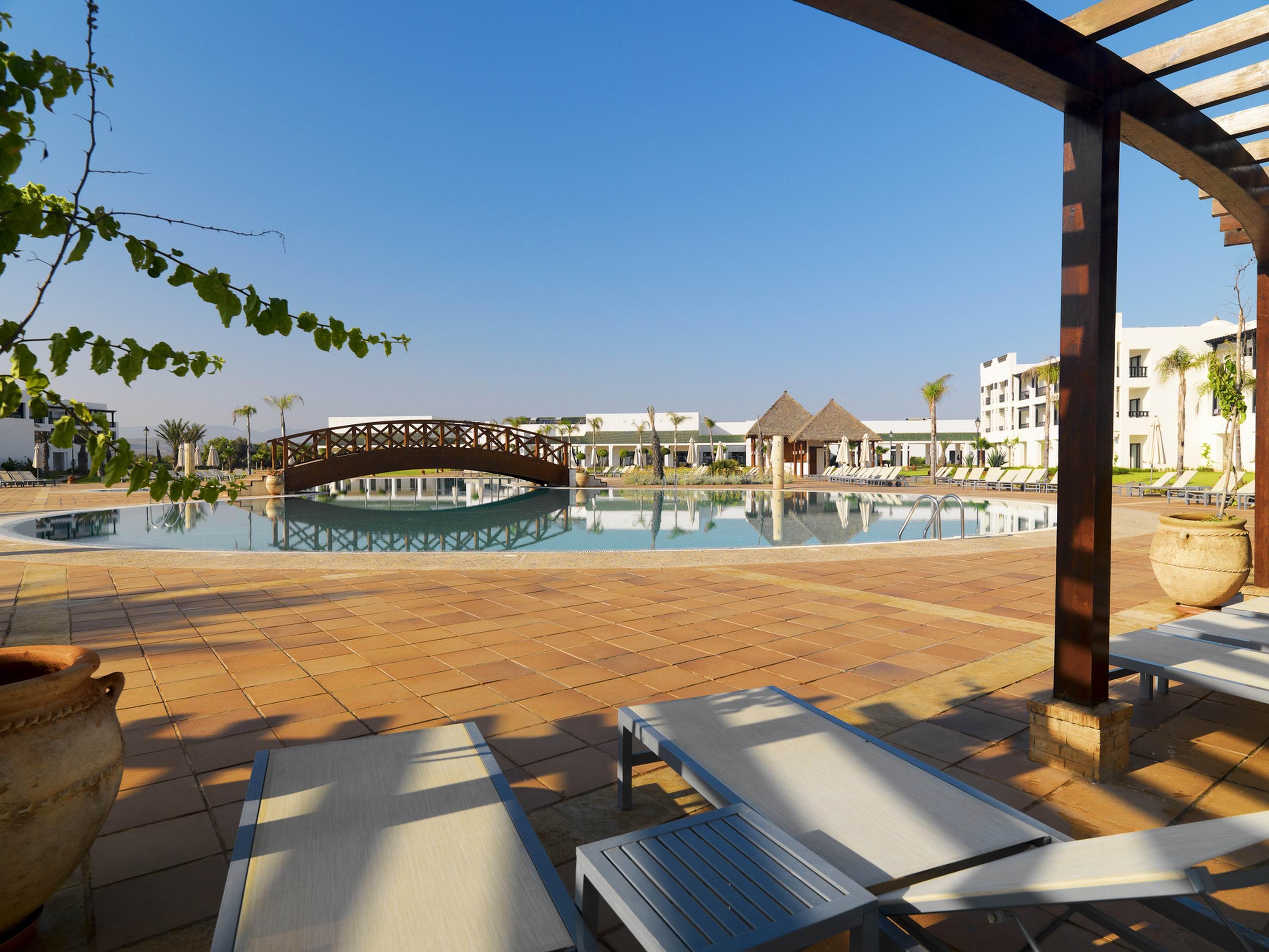 Iberostar Saidia Hotel Bagian luar foto A pool at the hotel